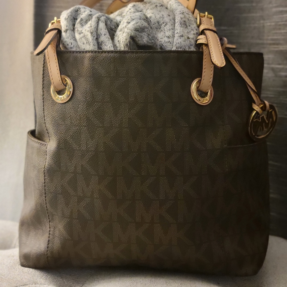 Michael kors tote